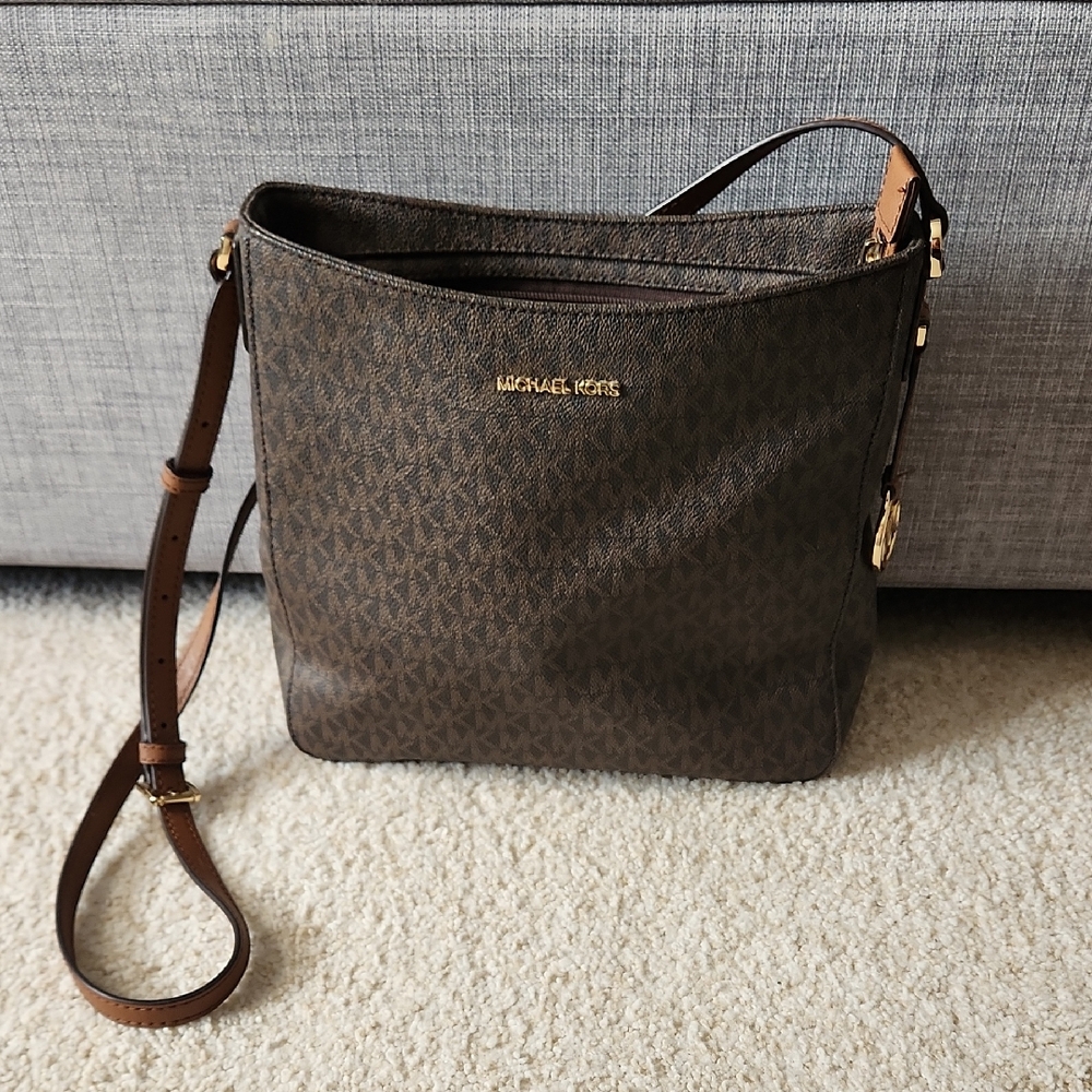 Michael Kors Jet Set Travel Large Logo Messenger Bag
